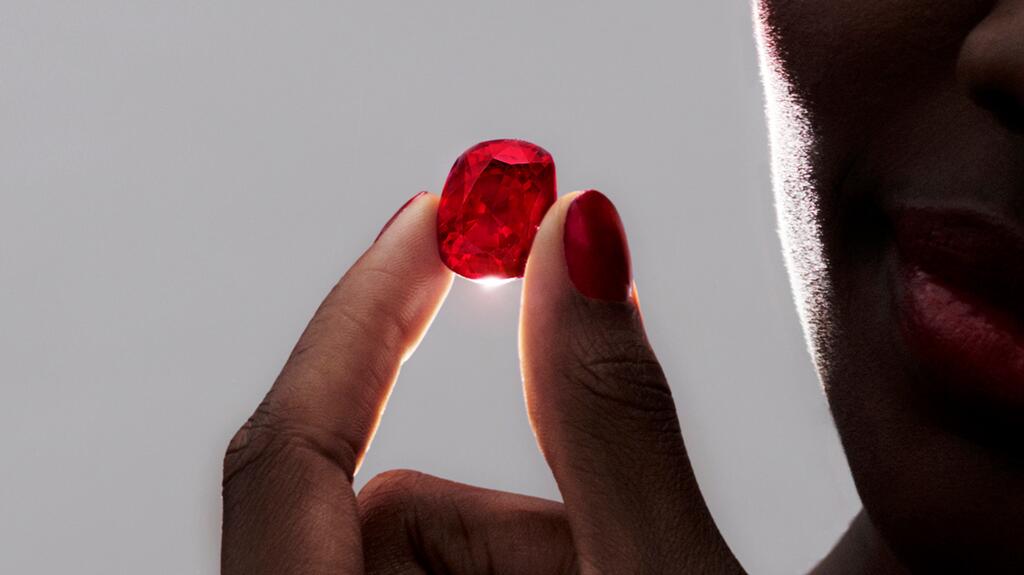 The Mozambican ruby “Estrela de Fura 55.22” sold in June 2023 for $34.8 million ($630,288 per carat), a world record for any colored gemstone sold at auction. Estrela de Fura 55.22